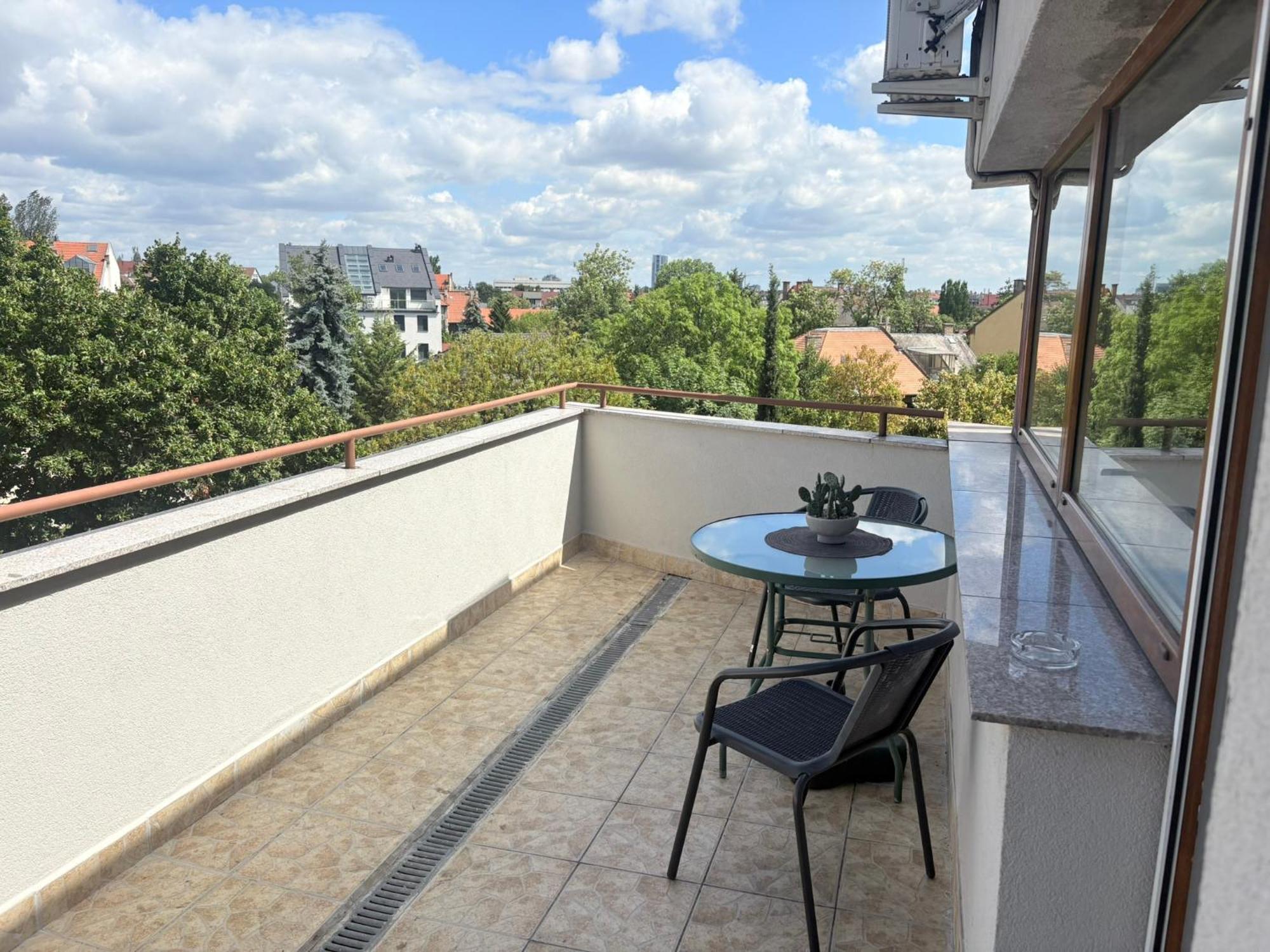 Carolina Apartman, Budapest
